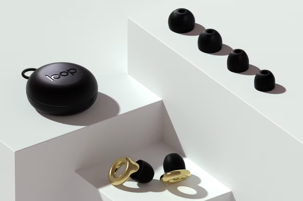 Loop noir et ses accessoires sur un présentoir