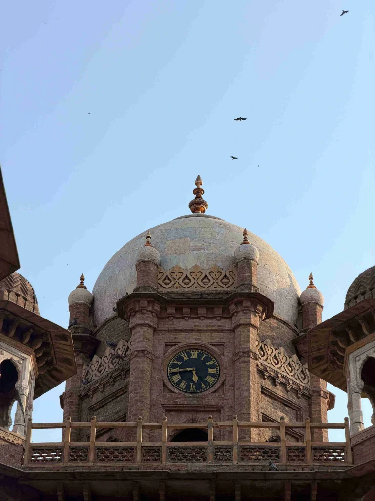 architecture d'un batiment pakistanai à Lahore